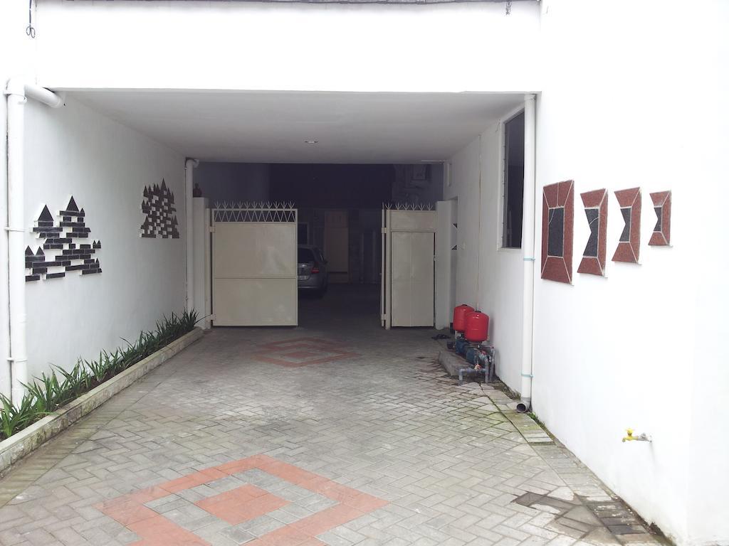 Loxy Inn Surabaya Eksteriør bilde